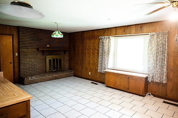 1600 Summit Dr-52