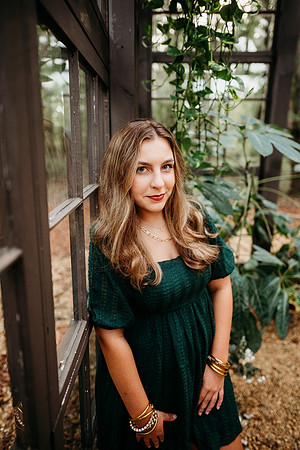 Senior-Carli-57