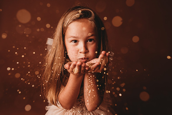 Glitter-Gossett-595