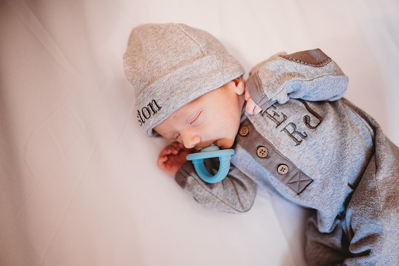 Newborn-Easton-360