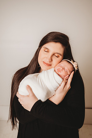 Newborn-Scott-Clay-200