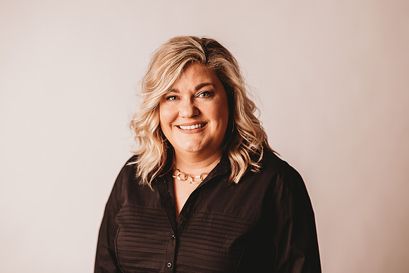 Headshots-Leslie Hopper-3