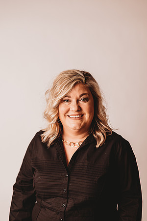 Headshots-Leslie Hopper-13