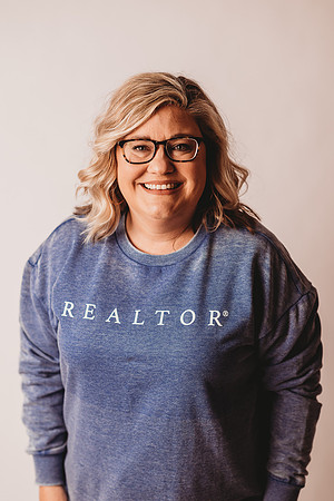 Headshots-Leslie Hopper-96