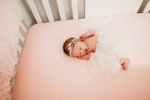 Newborn-Vivian_-335