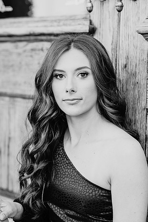 Senior-McKenna Ponder-13