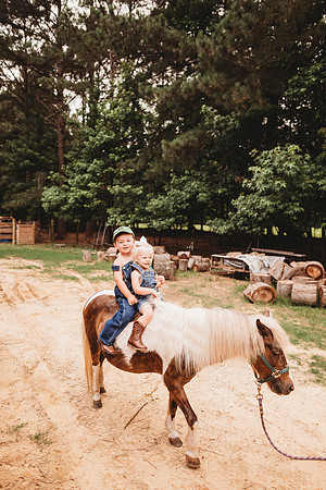 On the Farm-557