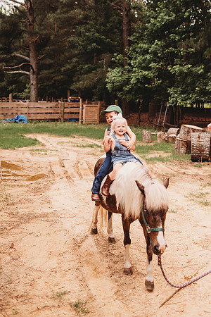 On the Farm-481