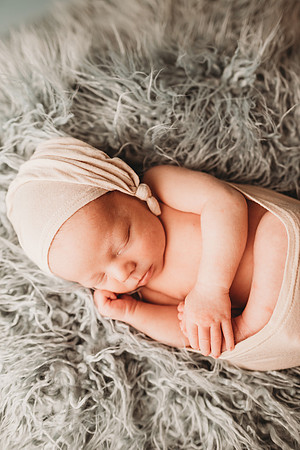 Newborn-Young-181