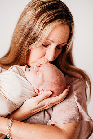 Newborn-Barker-50