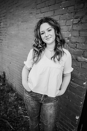 Senior-Garrett-459