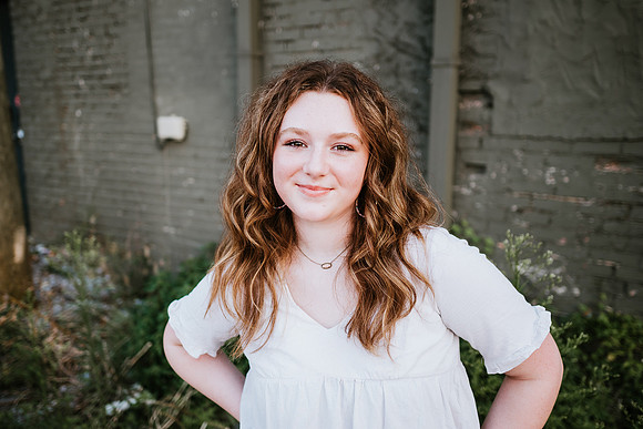Senior-Garrett-490