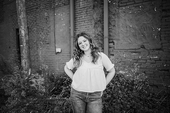 Senior-Garrett-484