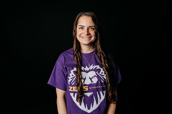 Zee's 2026-1921