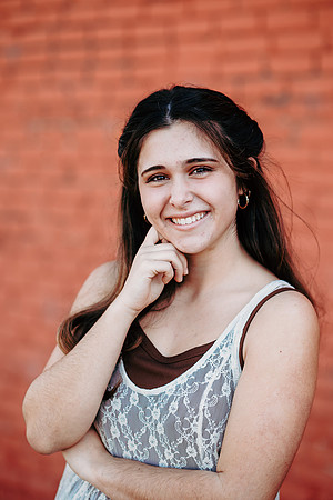 Senior-Edie-120
