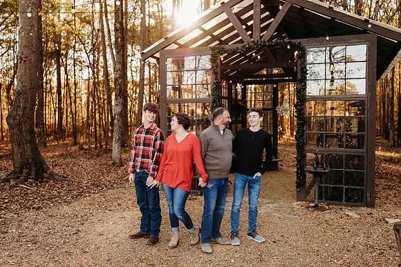 Glass House Family-Thompson-112