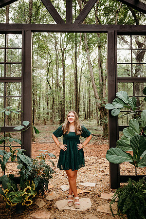 Senior-Carli-63