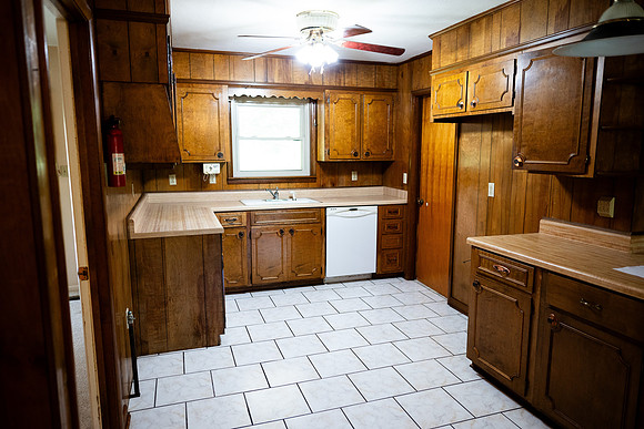 1600 Summit Dr-36