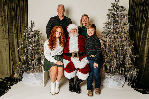 Studio Santa 2024-691-Edit