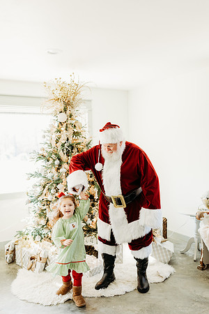 Santa Glass House 2024-Batting-415
