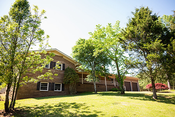 1600 Summit Dr-114