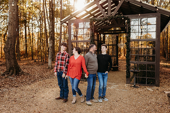 Glass House Family-Thompson-109
