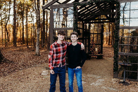 Glass House Family-Thompson-192