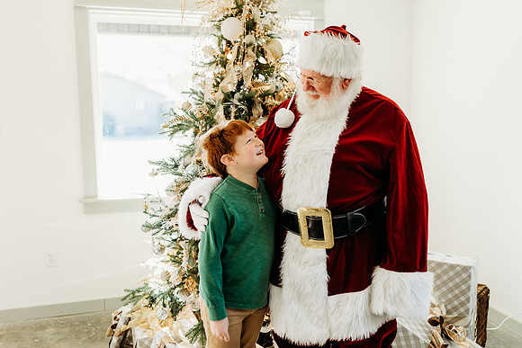 Santa Glass House 2024-Batting-82