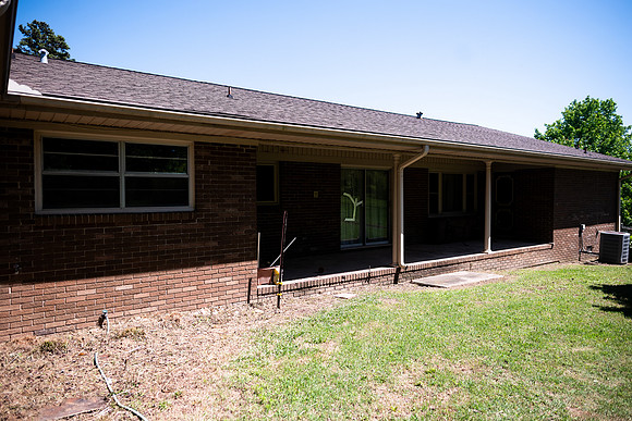 1600 Summit Dr-20