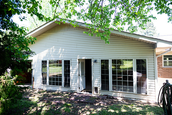 1600 Summit Dr-19