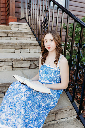 Senior-Bella 2025-1227