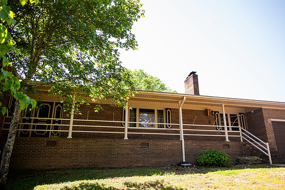 1600 Summit Dr-116