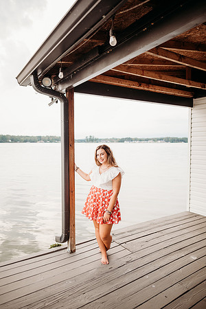 Senior-Carli-374