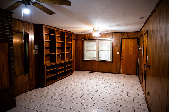 1600 Summit Dr-25