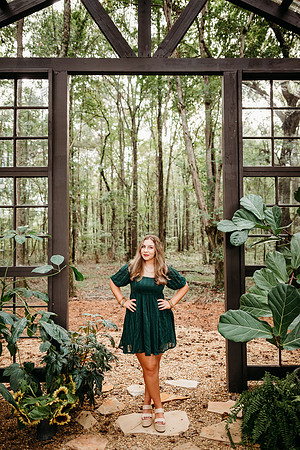 Senior-Carli-67