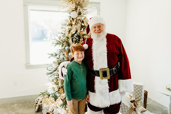 Santa Glass House 2024-Batting-64
