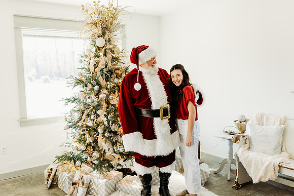 Santa Glass House 2024-Batting-175