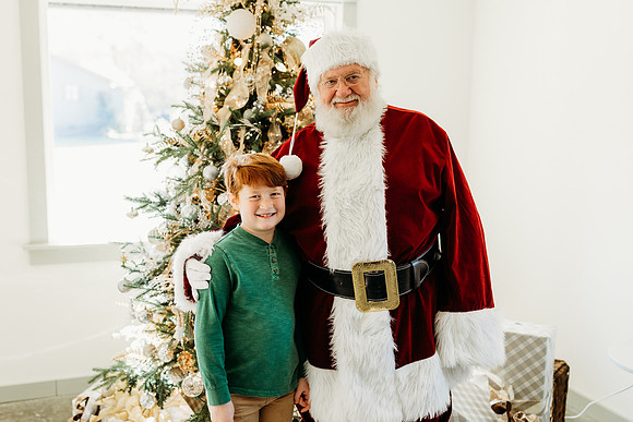 Santa Glass House 2024-Batting-68