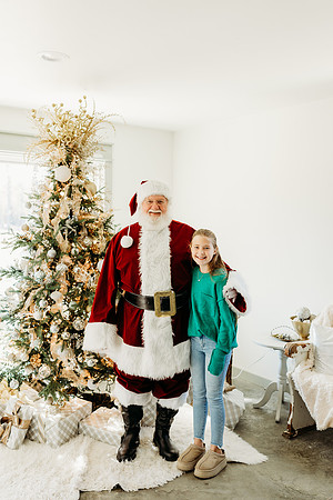 Santa Glass House 2024-Batting-110