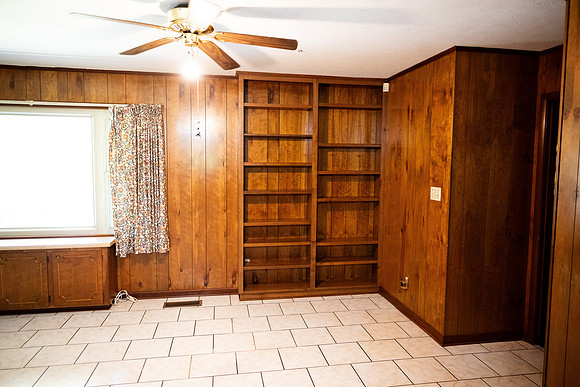 1600 Summit Dr-49