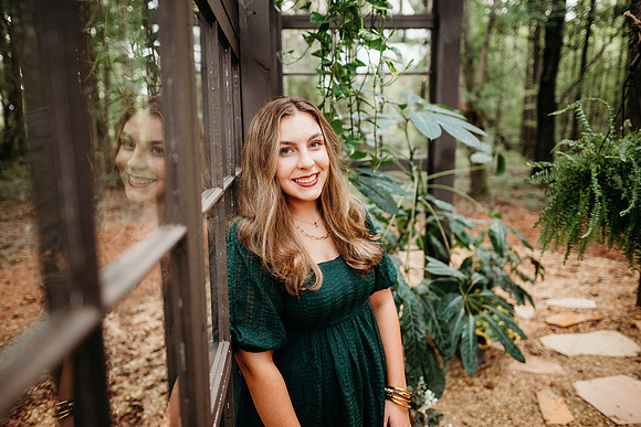 Senior-Carli-47