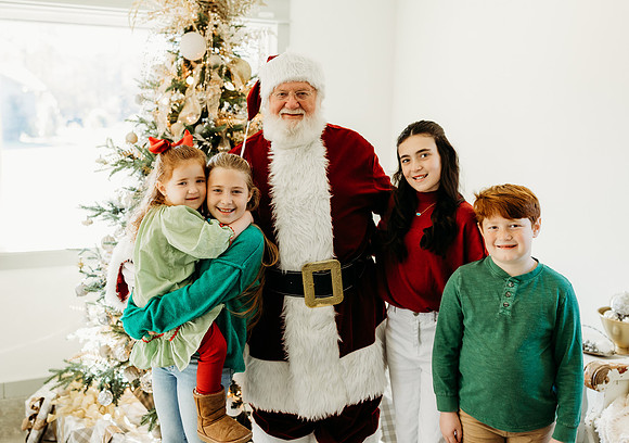 Santa Glass House 2024-Batting-22