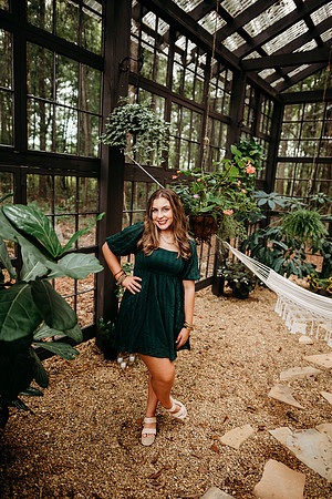 Senior-Carli-23