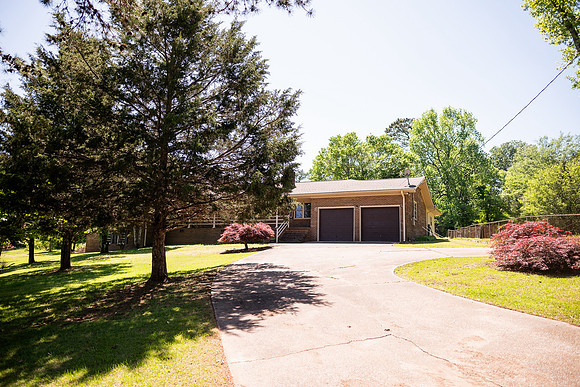 1600 Summit Dr-106