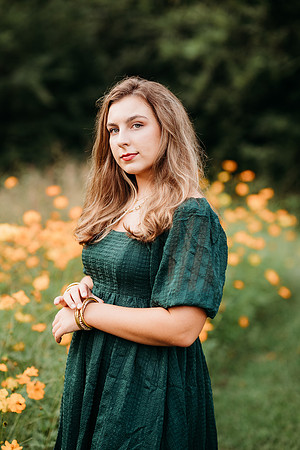 Senior-Carli-195