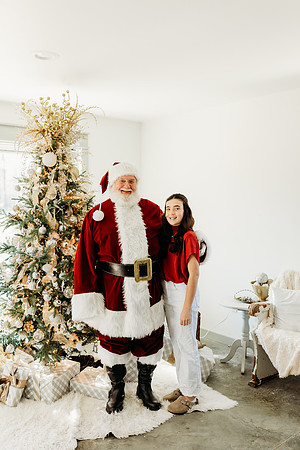 Santa Glass House 2024-Batting-186
