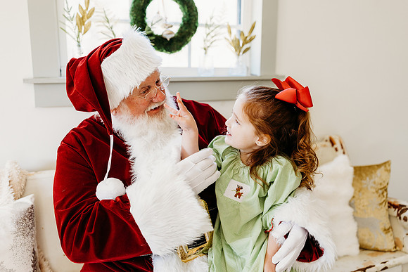 Santa Glass House 2024-Batting-41