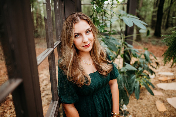 Senior-Carli-62