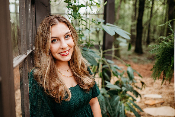 Senior-Carli-49